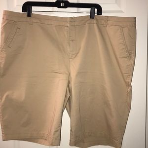 Plus size shorts 24w color Tan
